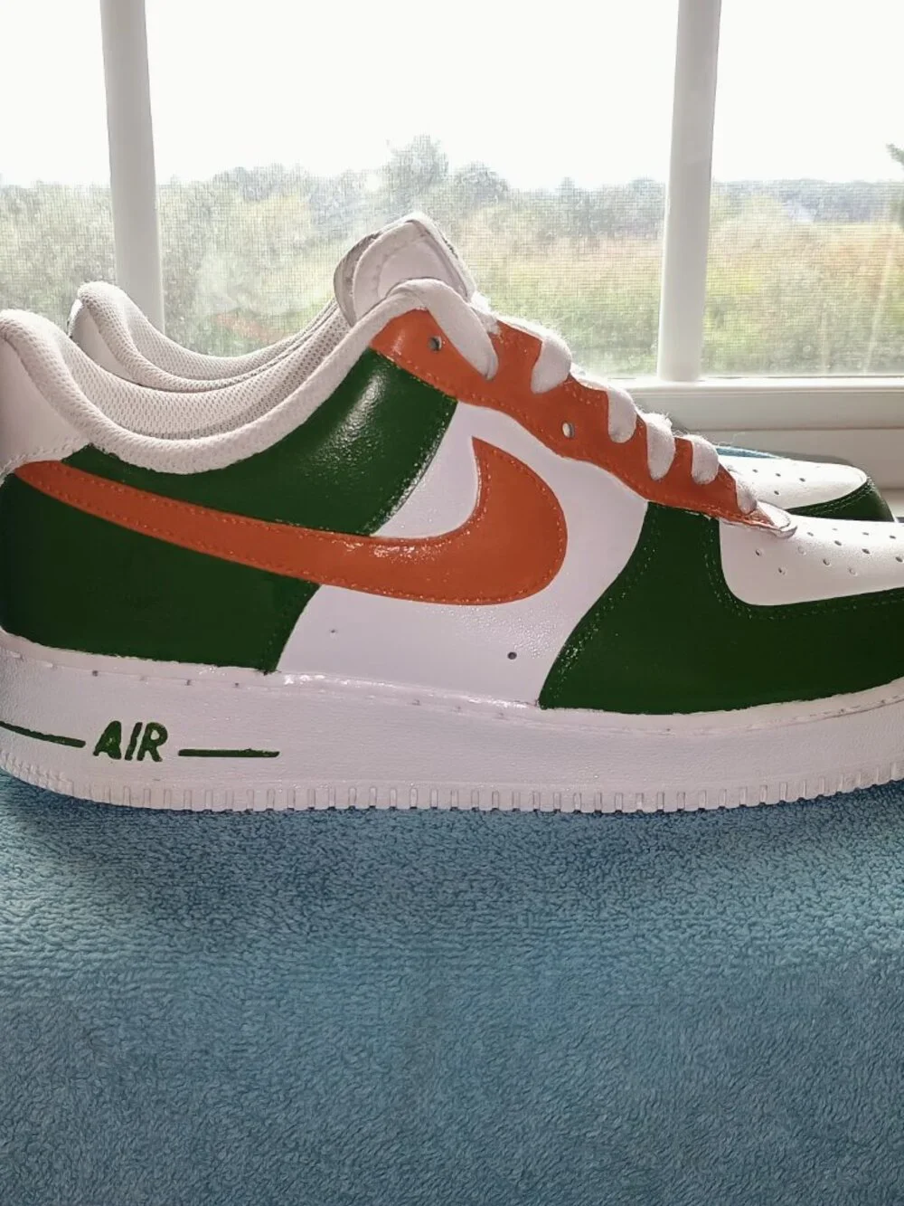 Nike looking pair